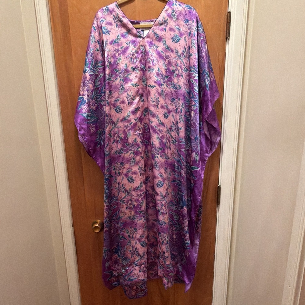 Vintage WINLAR Kaftan Caftan Dress Mumu Maxi Cover Up Purple Pink Mrs Roper OS